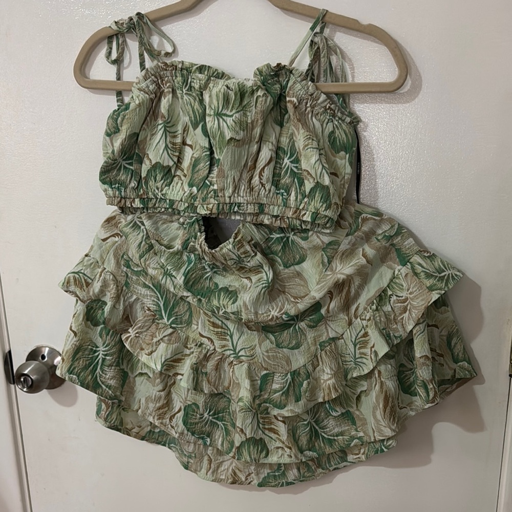 Forever 21 Green Ruffled Sleeveless Blouse